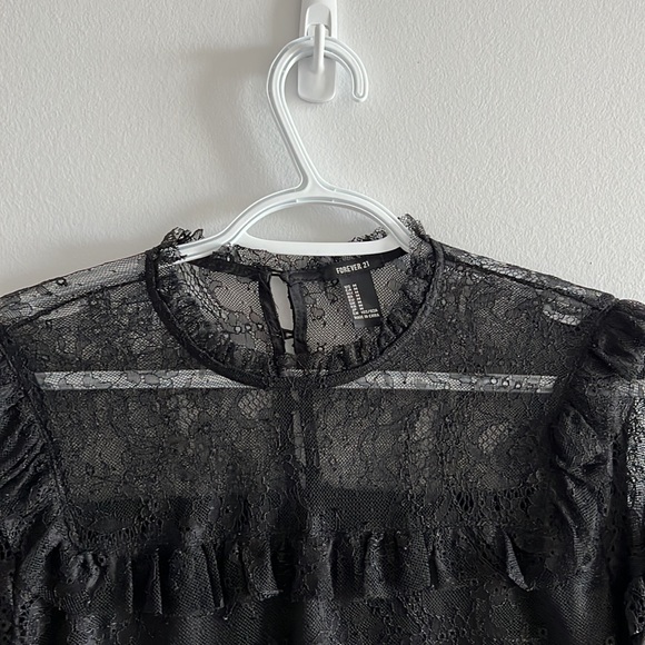Forever 21 Black Lace Detail Long Sleeve Top - Picture 2 of 6
